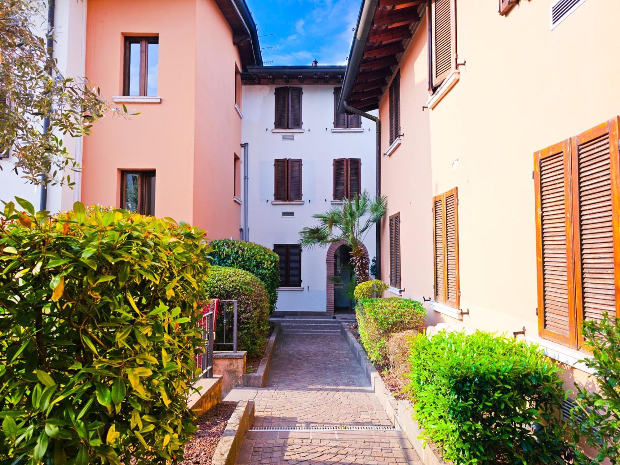 Ferienwohnung Casa Marilyn Desenzano del Garda Exterior foto